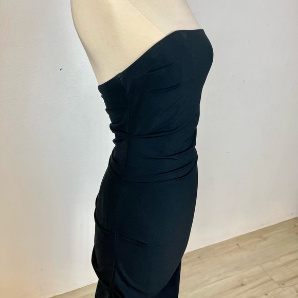 NICOLE MILLER sexy black strapless classic gown with train. Ruched, tailored. 2 - Picture 12 of 17